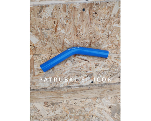 Силіконовий патрубок 135° d25 L150/150